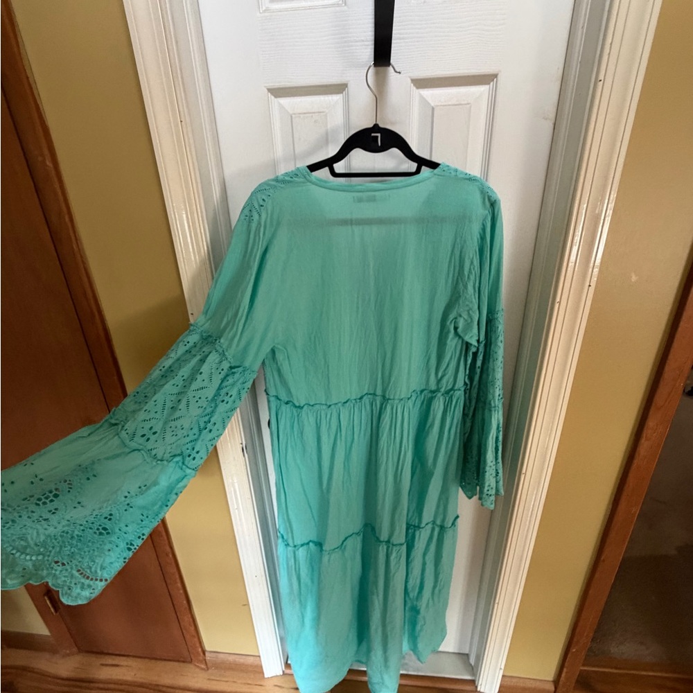 Subtle Luxury Mint Green Top with Scoop Neck - Picture 2 of 4